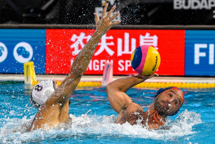 A shot of the Italy-Spain water polo 2022 World Championship final on July 3, 2022 (by DBM/Deepbluemedia for Royal Spanish Swimming Federation)
